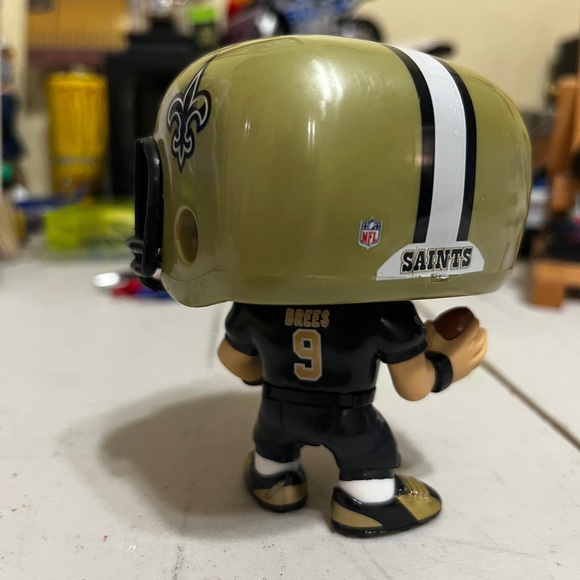 Funko vaulted #11 all black with helmet Drew Brees - Picture 3 of 8